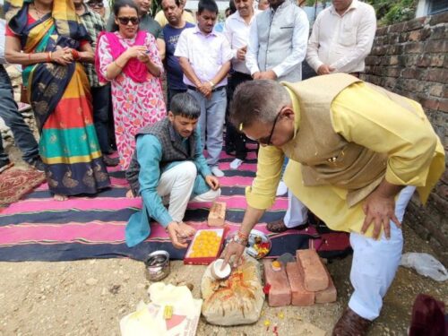 पीबीओआर के पदाधिकारियों ने मंत्री जोशी को सौंपा ज्ञापन