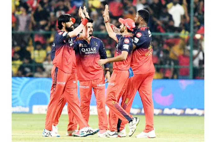 RCB ने रोमांचक मुकाबले में आखिरी गेंद पर सीएसके को 2 रन से हराया